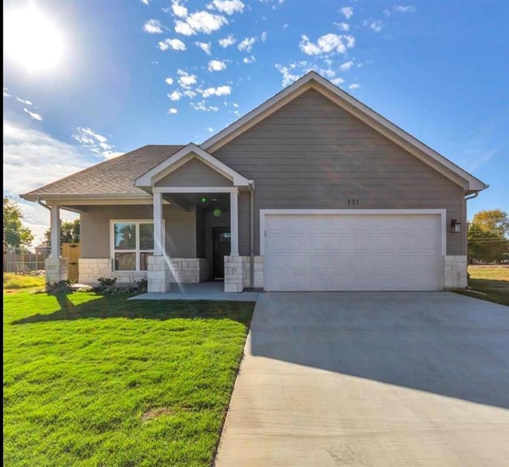 109 Anderson Dr, Hurst, TX 76053 - photo 1