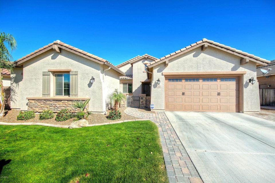 2484 E Tiffany Way