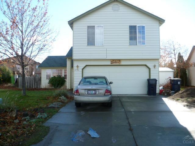 2754 SW Reindeer Ct, Redmond, OR 97756 - photo 1