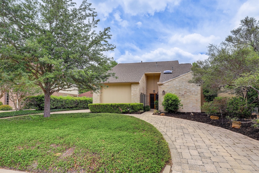 6 Hickory Shadows Dr, Houston, TX 77055 - photo 1