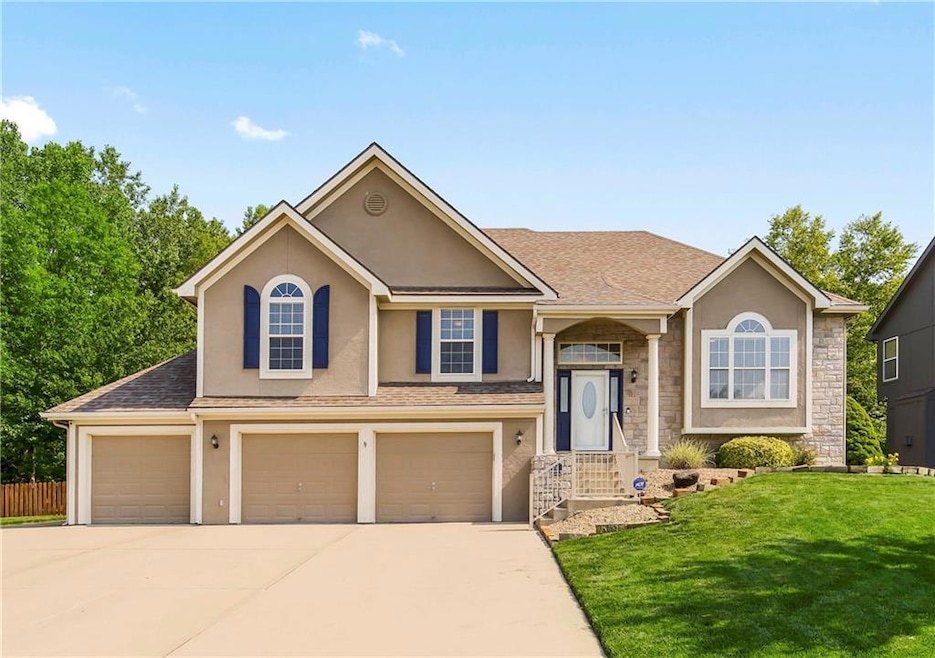 716 Rock Creek Dr, Lansing, KS 66043 - photo 1