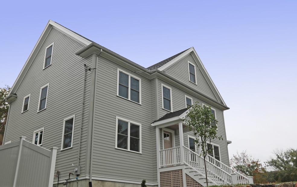4 Cheriton Rd, West Roxbury, MA 02132 - photo 1