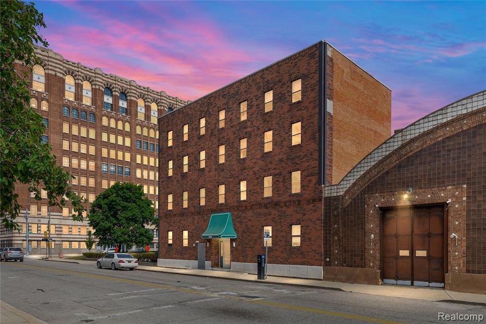 629 W Milwaukee St unit 104, Detroit, MI 48202 - photo 1