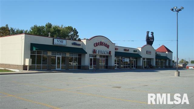 3559 W Kimberly Rd, Davenport, IA 52806 - photo 1