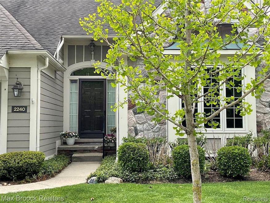 Free standing townhome deep in the Heathers