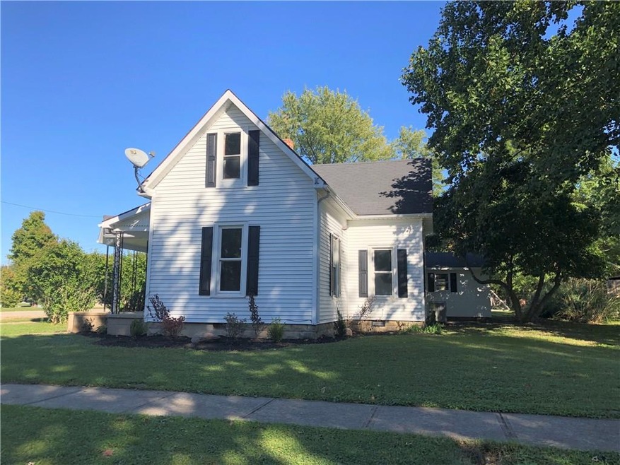 203 E Grove St, Roachdale, IN 46172 - photo 1