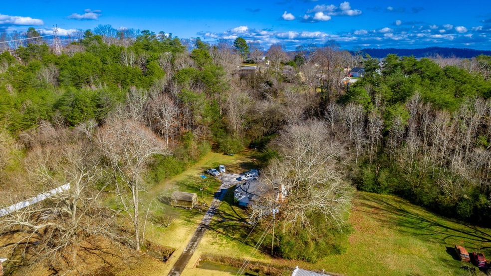 4318 Delashmitt Rd, Hixson, TN 37343 - photo 1