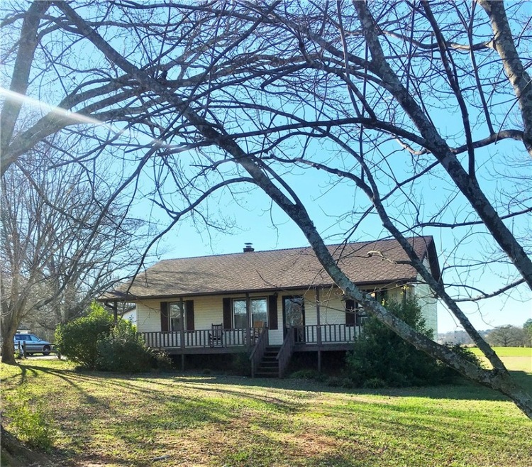 Front view...notice the large porch to relax in yo
