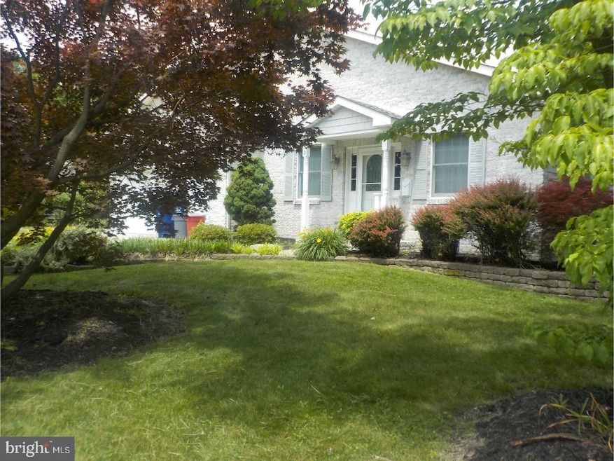 213 Paul Dr, Moorestown, NJ 08057 - photo 1