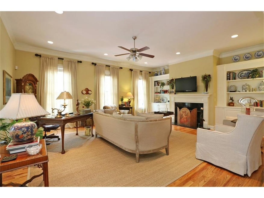 Gorgeous Open Floorplan Great For Entertaining