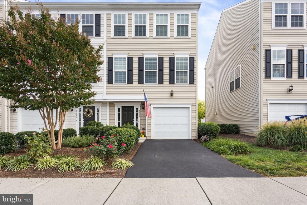 8219 Heritage Crossing Ct, Manassas, VA 20109 - photo 1