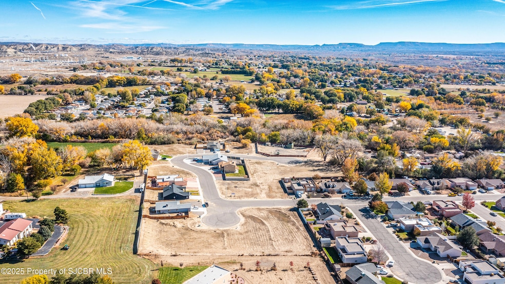 1033 Valley View Dr, Bloomfield, NM 87413 - photo 1