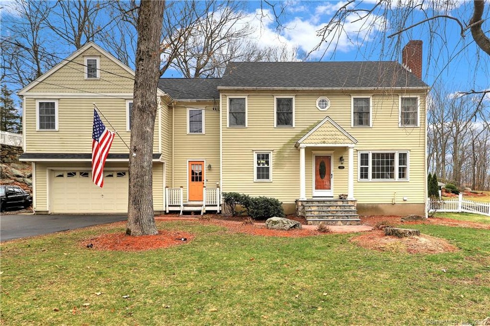 132 Mohegan Rd, Shelton, CT 06484 - photo 1