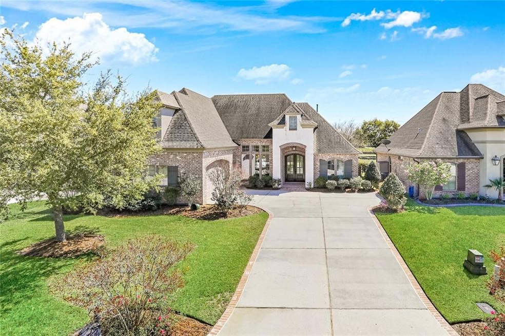 Located in the gated Oak Harbor nieghborhoood with