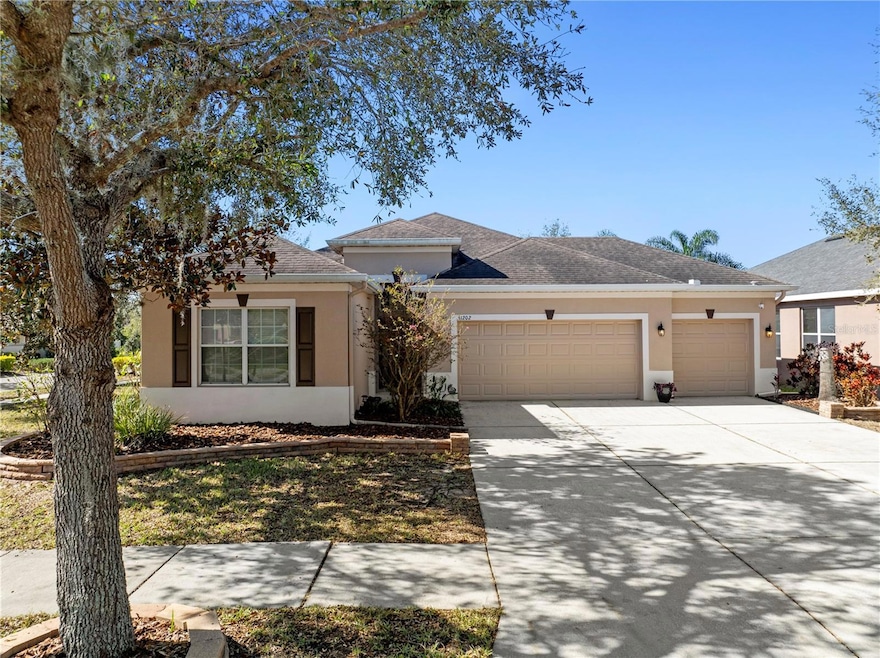 11202 Wembley Landing Dr, Lithia, FL 33547 - photo 1