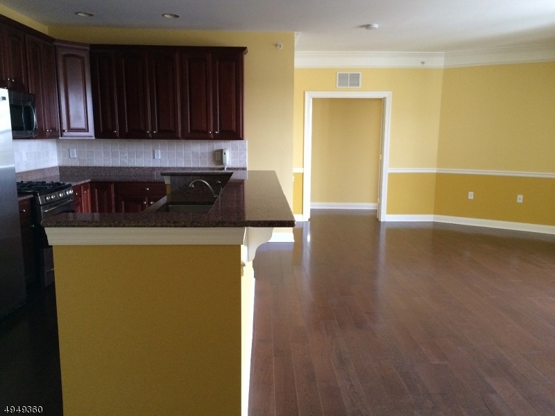 392 Victoria Dr unit E3, Bridgewater, NJ 08807 - photo 1
