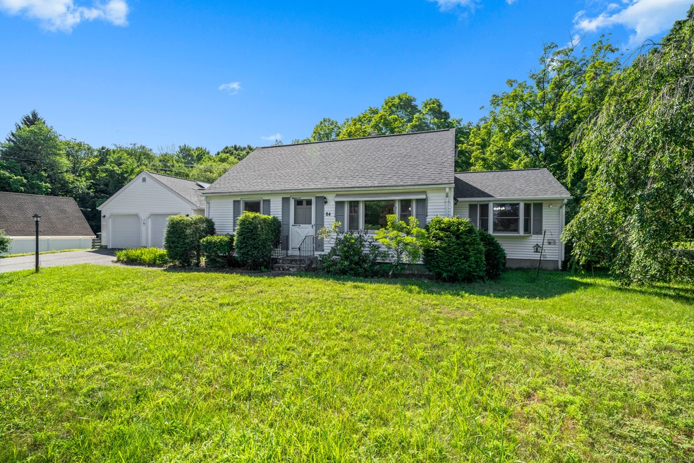 84 Weymouth School Rd, Enfield, CT 06082 - photo 1