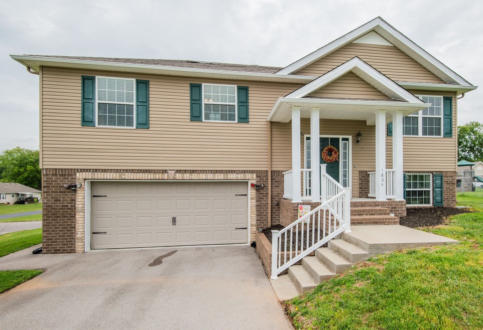 1804 Vicki Ct, Columbia, TN 38401 - photo 1