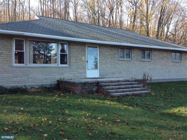 318 Spring Valley Rd, Reading, PA 19605 - photo 1