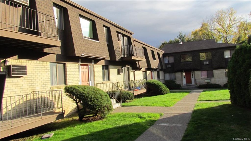 910 Cherry Hill Dr, Poughkeepsie, NY 12603 - photo 1