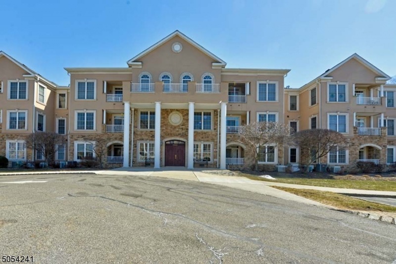 1313 Clinton Ln unit 313, Rockaway, NJ 07866 - photo 1