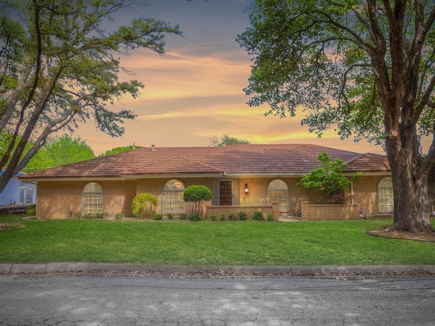 4436 Cartagena Dr, Fort Worth, TX 76133 - photo 1