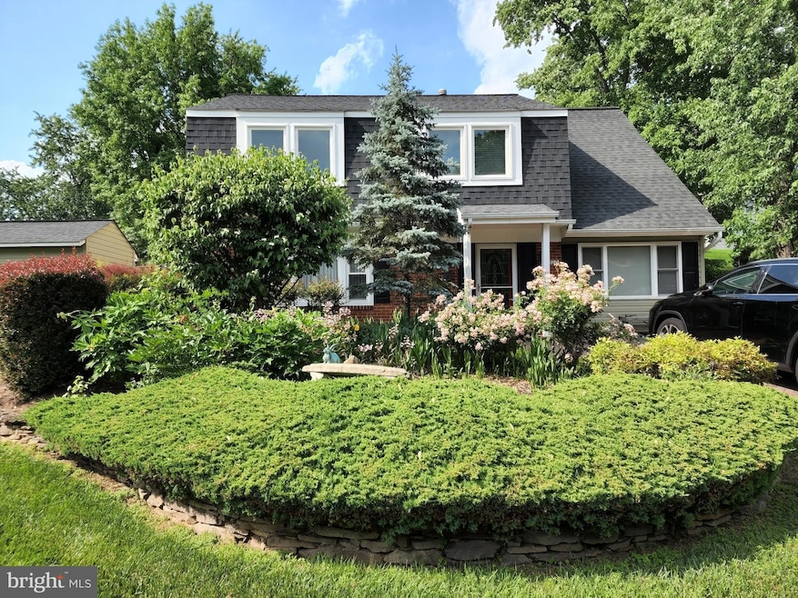 16300 Pointer Ridge Dr, Bowie, MD 20716 - photo 1