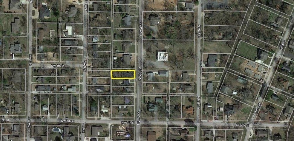 709 NW A St, Bentonville, AR 72712 - photo 1