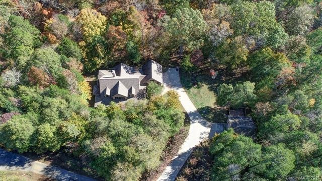 Beautiful private wooded lot.