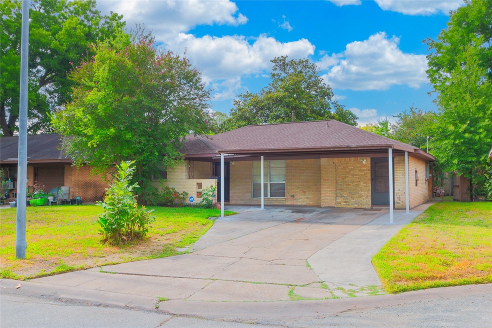 130 Bizerte St, Houston, TX 77022 - photo 1