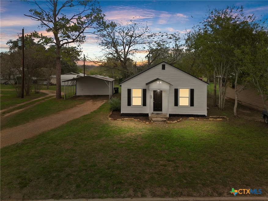107 Mulberry St, Hallettsville, TX 77964 - photo 1