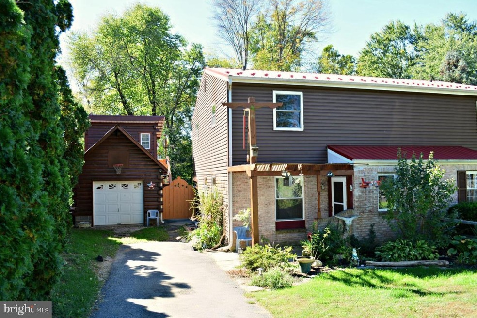 554 Creekside Ln, Mount Joy, PA 17552 - photo 1