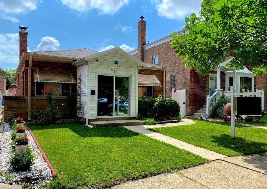 6049 N Francisco Ave, Chicago, IL 60659 - photo 1