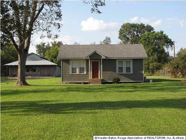 QUAINT COTTAGE ON ACREAGE