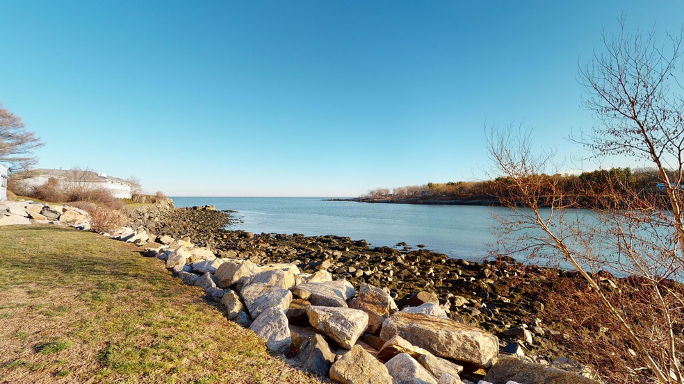 14 Stage Neck Rd unit 3, York, ME 03909 - photo 1