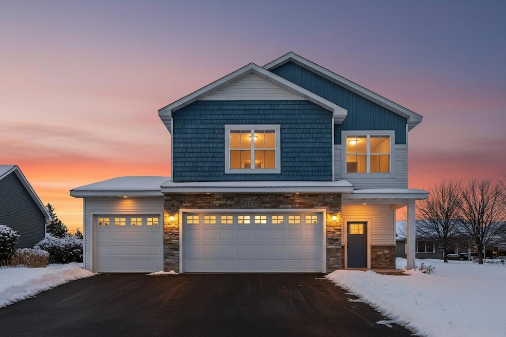 2924 Lavender Pkwy, Faribault, MN 55021 - photo 1