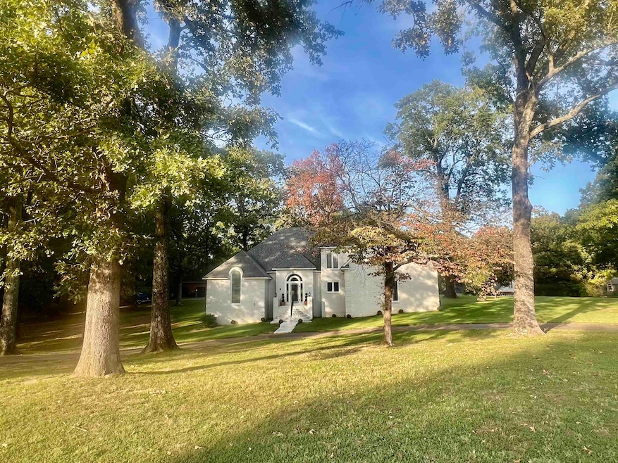 Pending $500,000 • Co-Listing Agent