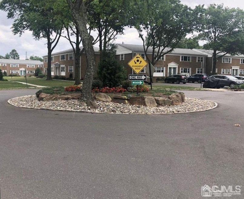 197 Evergreen Rd unit 6B, Edison, NJ 08837 - photo 1