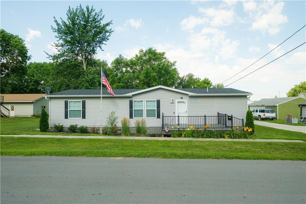 Front,  newer manuf. Home