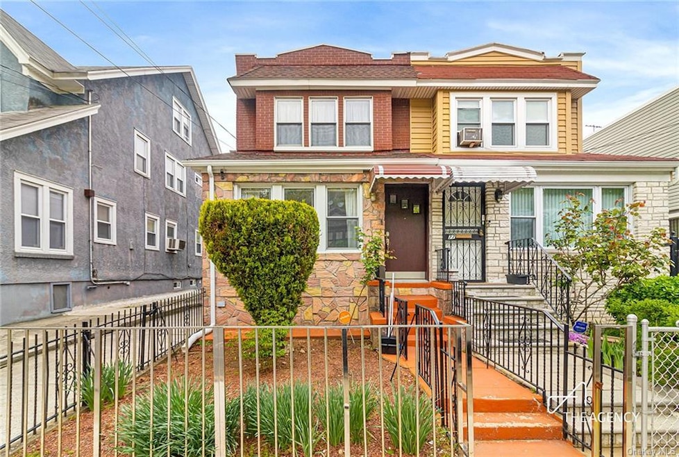 75 Bulwer Place, Brooklyn, NY 11207 - photo 1