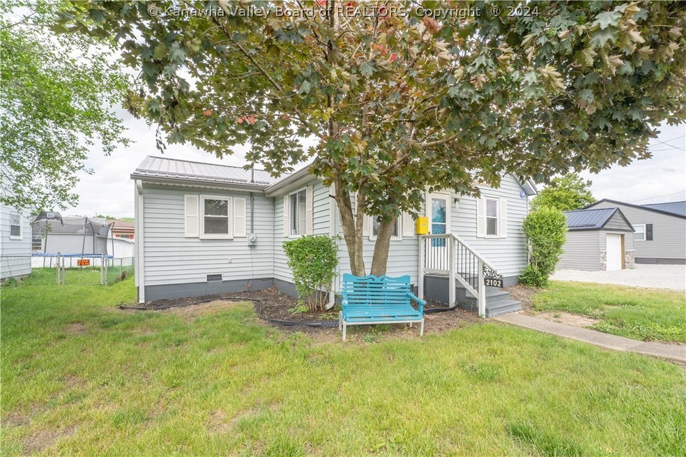 2102 Charles Ave, Dunbar, WV 25064 - photo 1