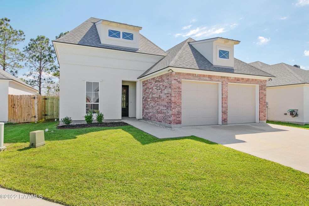 310 San Sebastian Dr, Youngsville, LA 70592 - photo 1