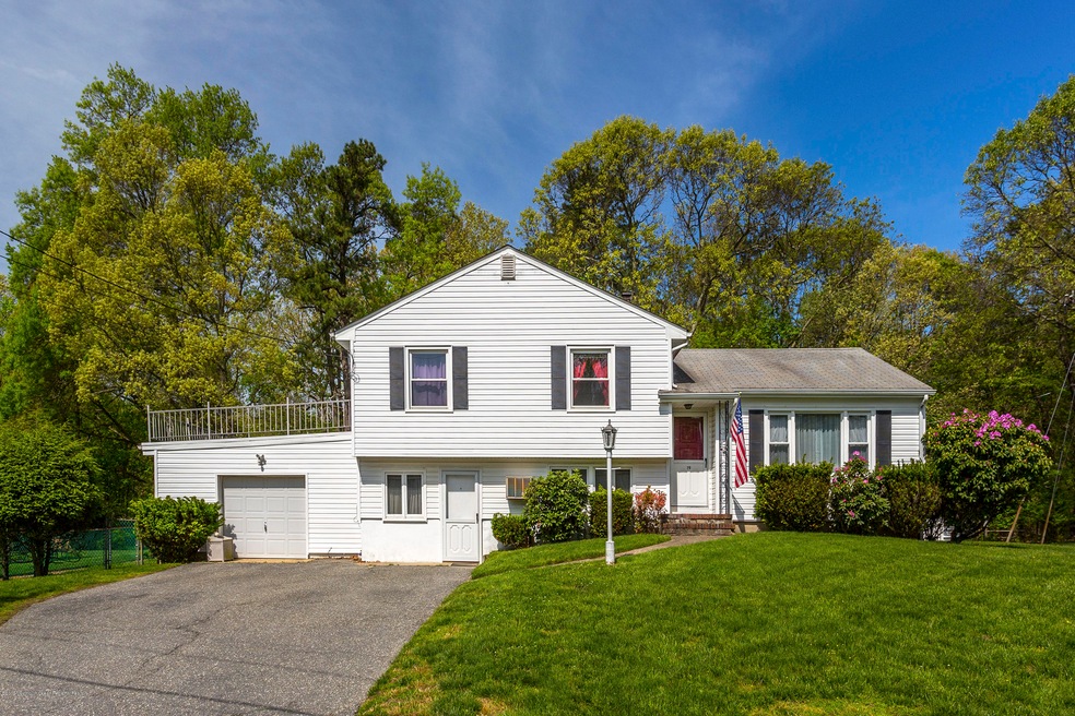 19 Jumping Brook Dr, Neptune, NJ 07753 - photo 1