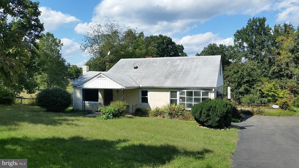 17209 Waterloo Rd, Amissville, VA 20106 - photo 1