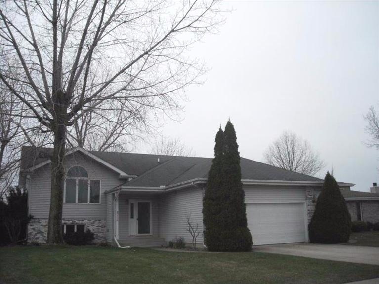 718 Wren Ct, Griffith, IN 46319 - photo 1