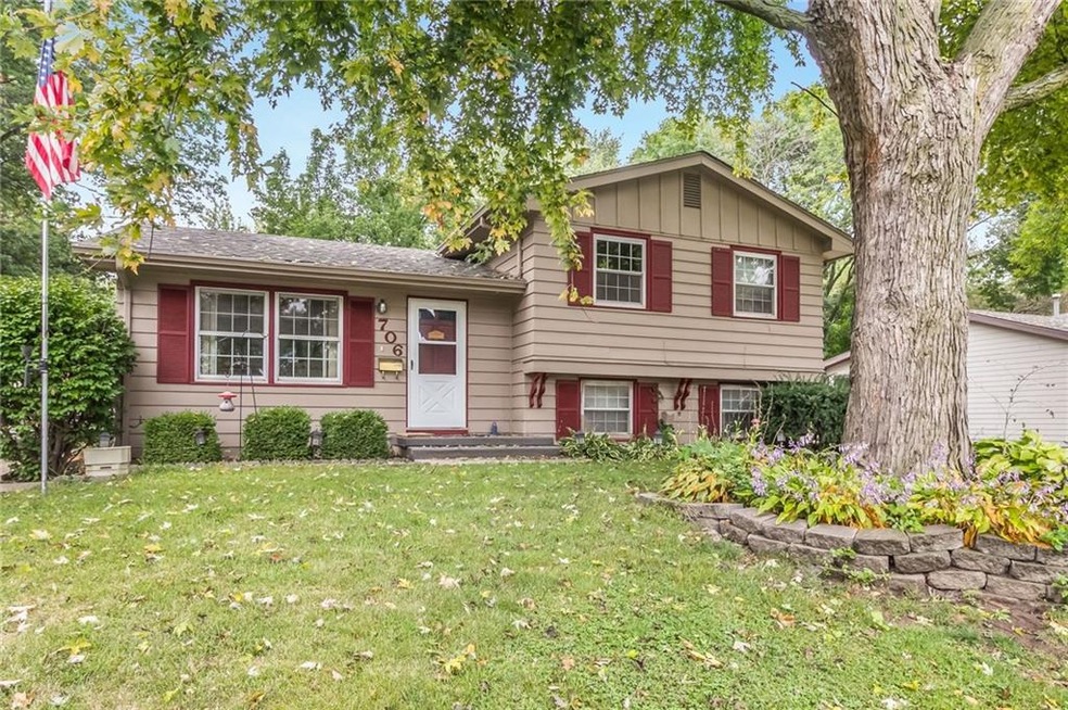 706 33rd St, West Des Moines, IA 50265 - photo 1
