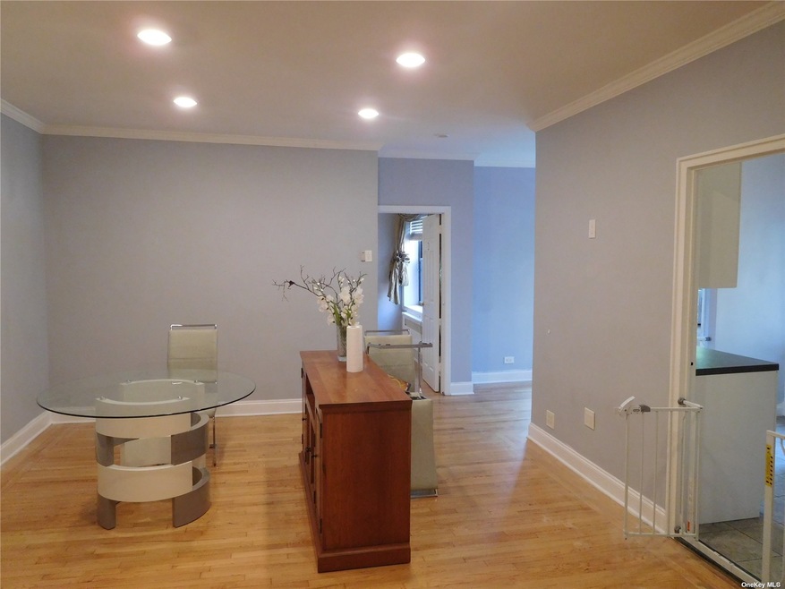 2 Herrick Dr unit 3L, Lawrence, NY 11559 - photo 1