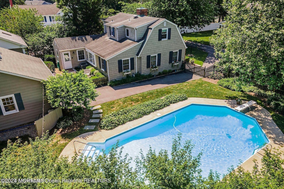 Exterior Pool