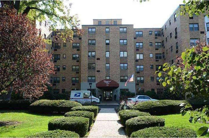 346 E Lancaster Ave unit 201, Wynnewood, PA 19096 - photo 1