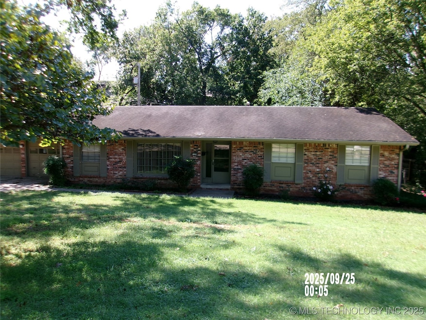 2105 Neptune Ct, Bartlesville, OK 74006 - photo 1